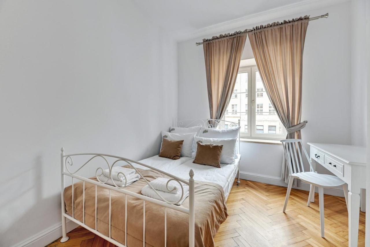 Dlugi Targ Street, Main Old Town & Riverside By Downtown Apartments Гданьск Экстерьер фото